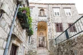 The Peak Of The 13th Century Walls